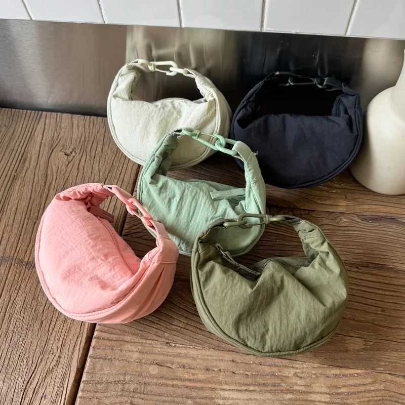 Solid Color Womens Portable Shoulder Bag Simple Female Nylon Cloth Padded Crossbody Bags Travel Purse Handbags Messenger Bag W251031