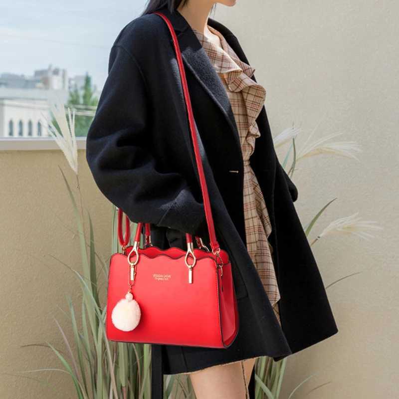 New Fashion Middle Aged Mom Shoulder Crossbody Bag Large Capacity Womens Handbag with PendantT251031