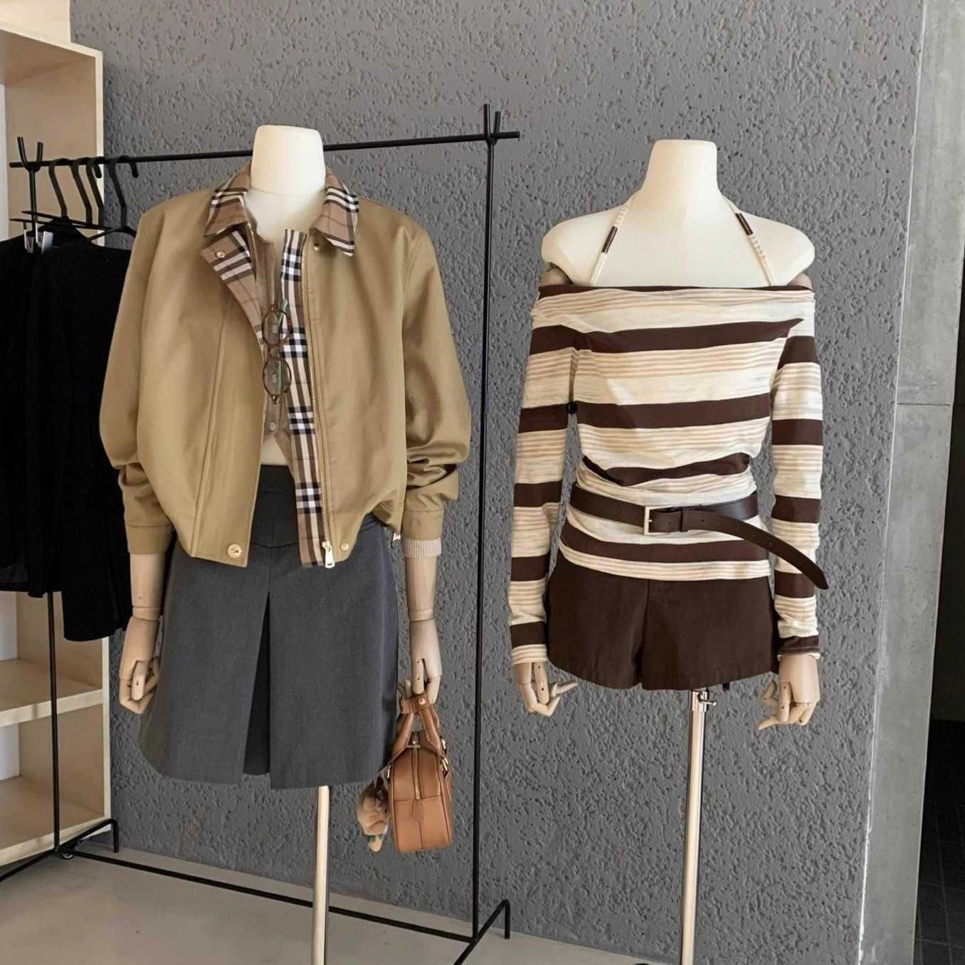 Chic Womens Lightweight Outerwear Modern Style with Stand-Up Lapel Designer