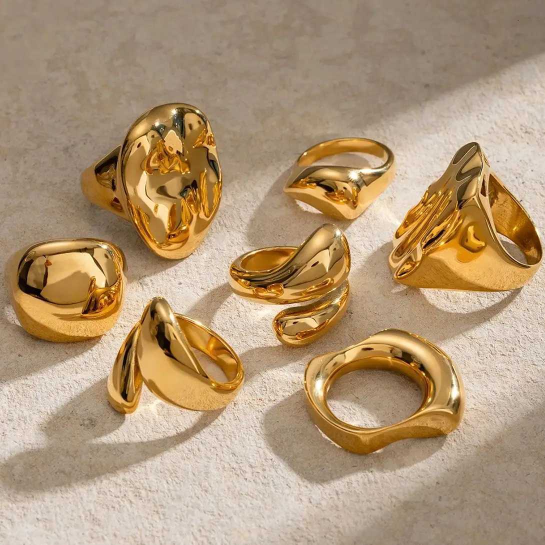 Uworld Chic Unique … - image