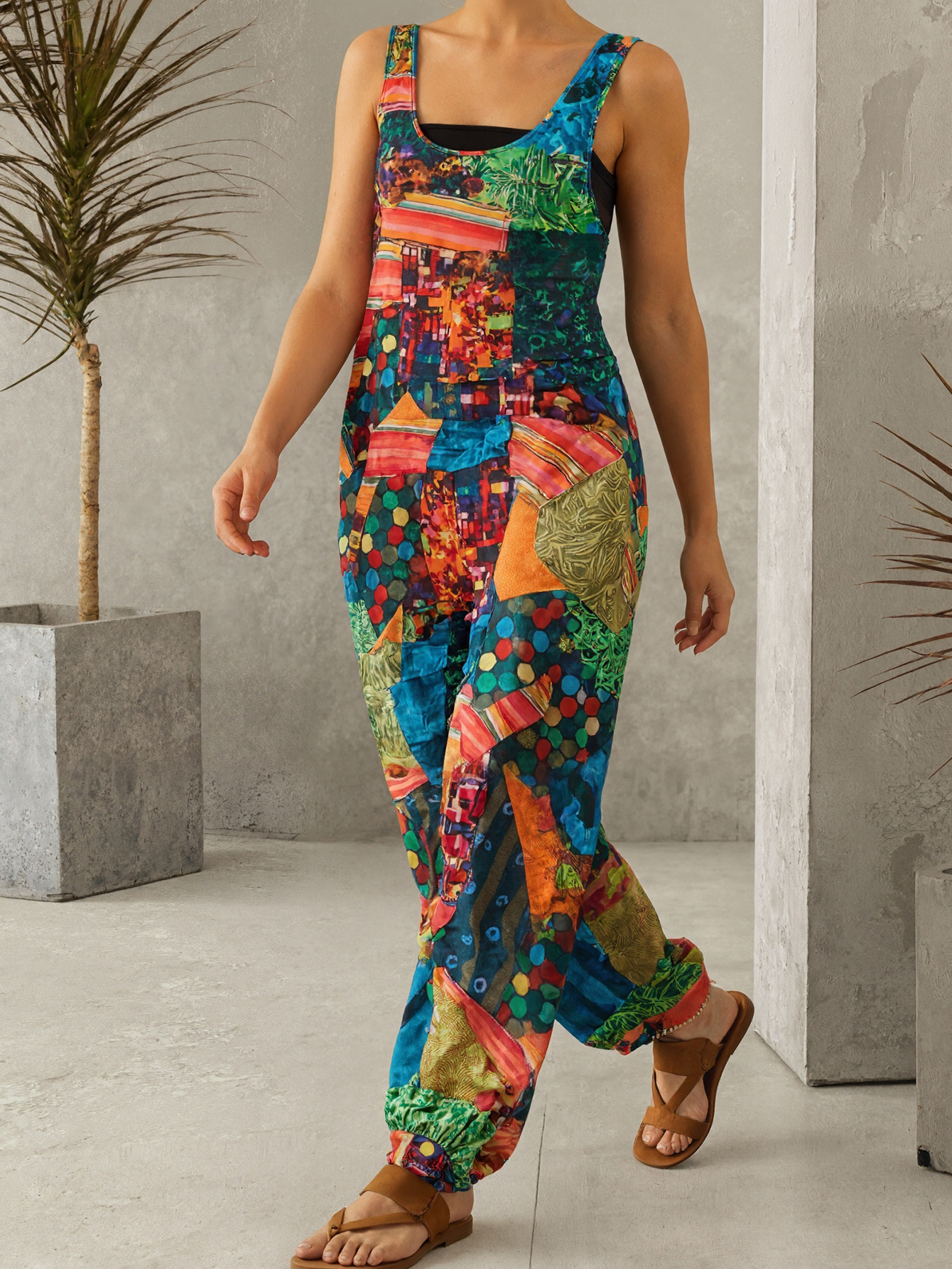 Chic Milk Silk Cotton Blends Two Piece Bottomwear Ensemble Featuring Eye-catching Graphics & Functional Side Pocket Design--CF56132