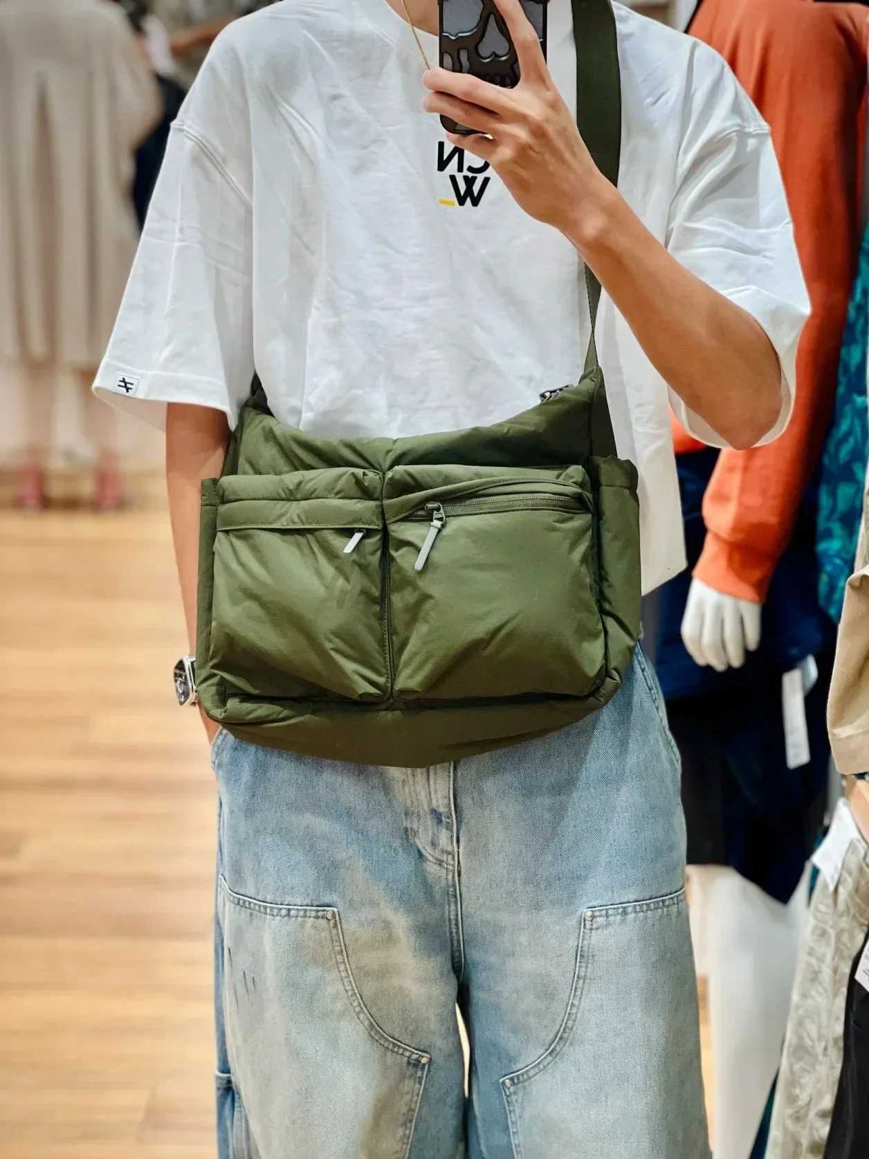 Casual Nylon Shoulder Bag for Women Large Capacity Computer Bag Travel Mens Multipocket Sports Messenger Bag Tote Handbags W251031