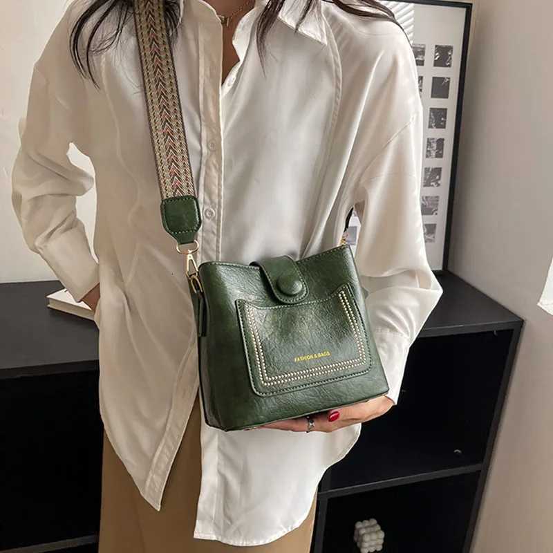 2023 Solid Color Large Capacity Crossbody Bag New Luxury Designer Simple Style Shoulder For Women Summer Fashion Casual Handbags W251031