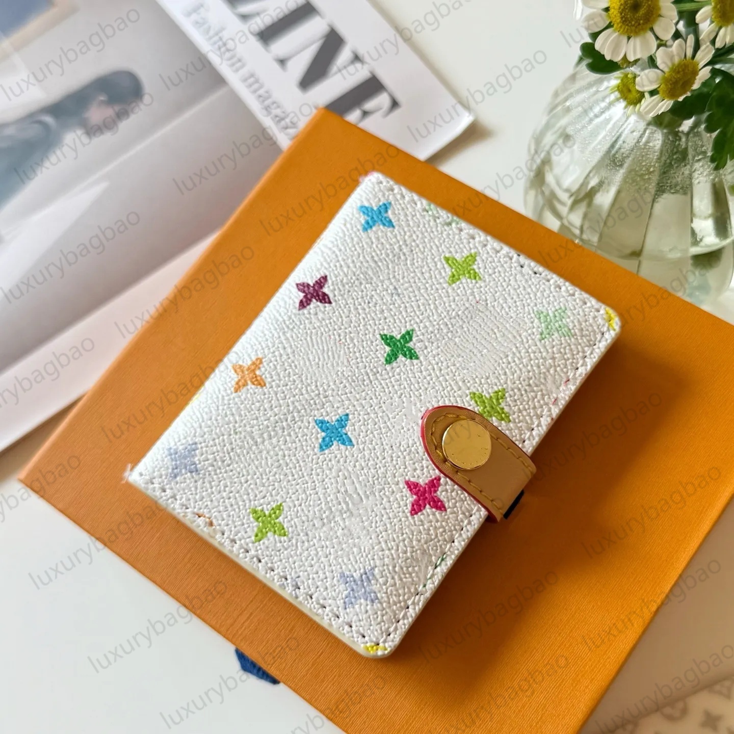 Designer Retro Brown Vintage Old Flower Letter Logo Evening Makeup Paper Luxury Fashion Women's Party Supplies Oil Absorbing Paper leather Card Bag