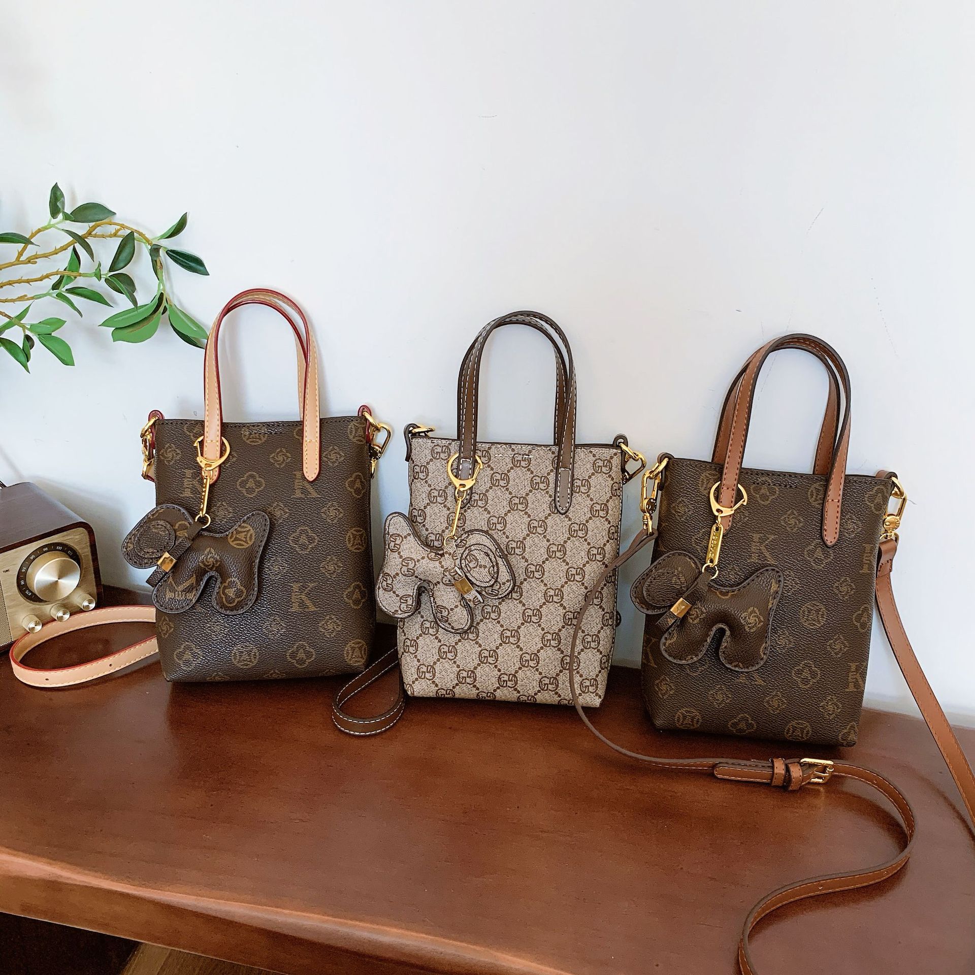 Luxury designer bag, designer crossbody bag, handbag, high quality, shoulder bag, hobo bag, purse, crossbody, designer, women's bag.