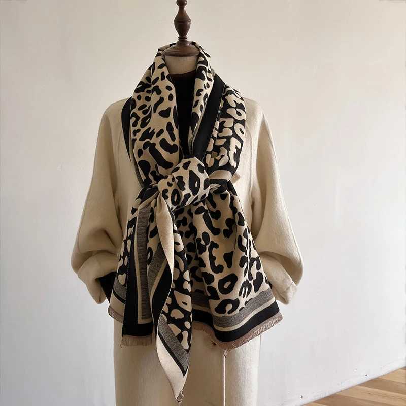New 2024 Women Scarf Luxury Autumn Winter Warm Vintage Leopard print Scarve Mujer Femme Foulard BufandAW251030