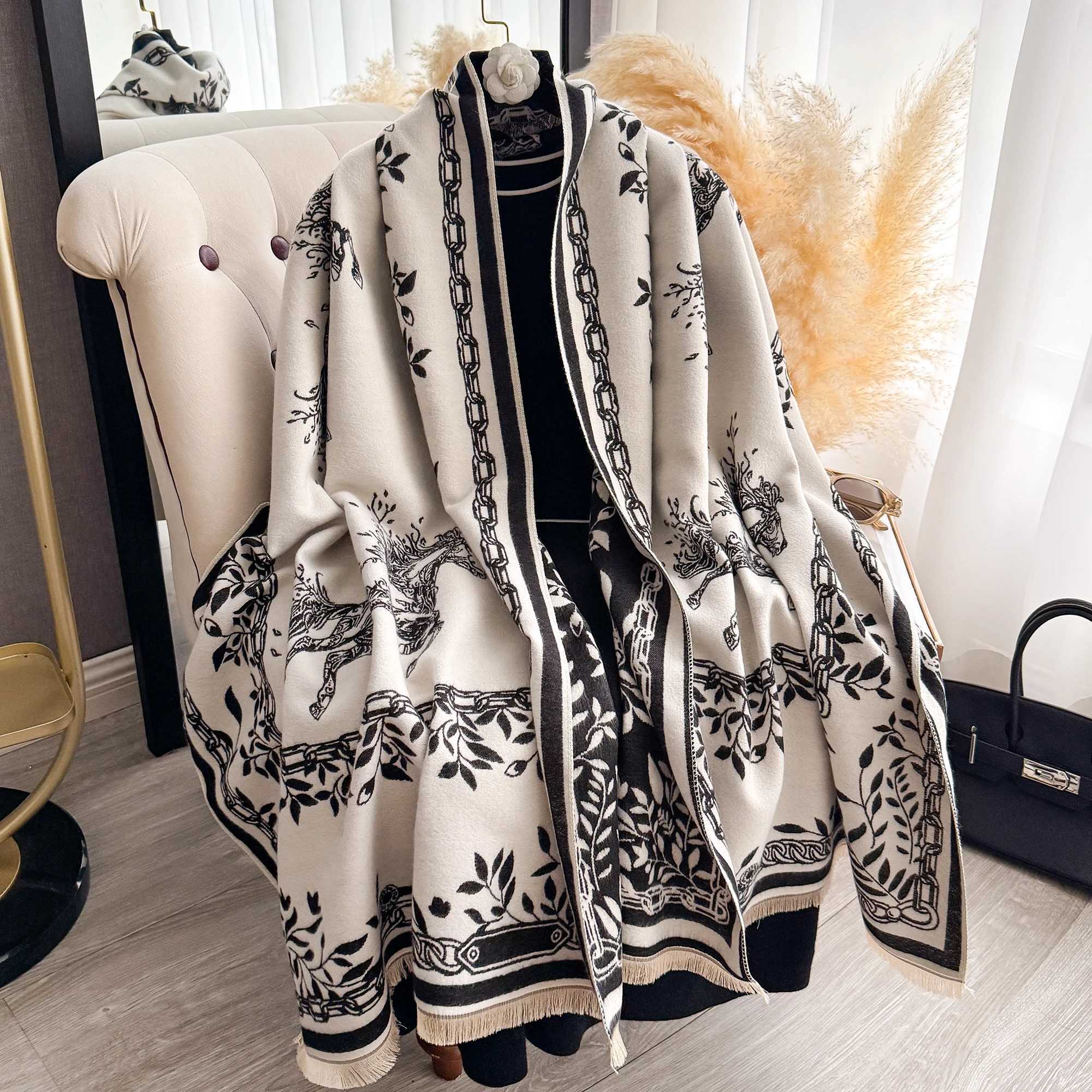 Luxury Leaf Animal Print Scarf for Women Warmer Winter Imitation Cashmere Scarves Thick Female Blanket Wraps C251031