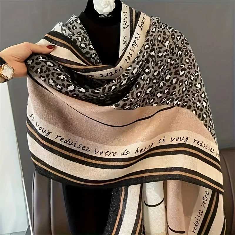2025 Designer Brand Women Scarf Classical Leopard Print Lady Shawls Cotton Feeling Soft Oversize Hijabs Neck Headband Foulard C251031