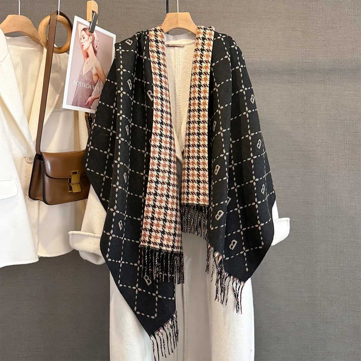 New Fashion Brand Letter Print Cashmere Scarf Women Winter Thick Warmth Shawl Coldproof Windproof Blanket Tassel Scarves C251031