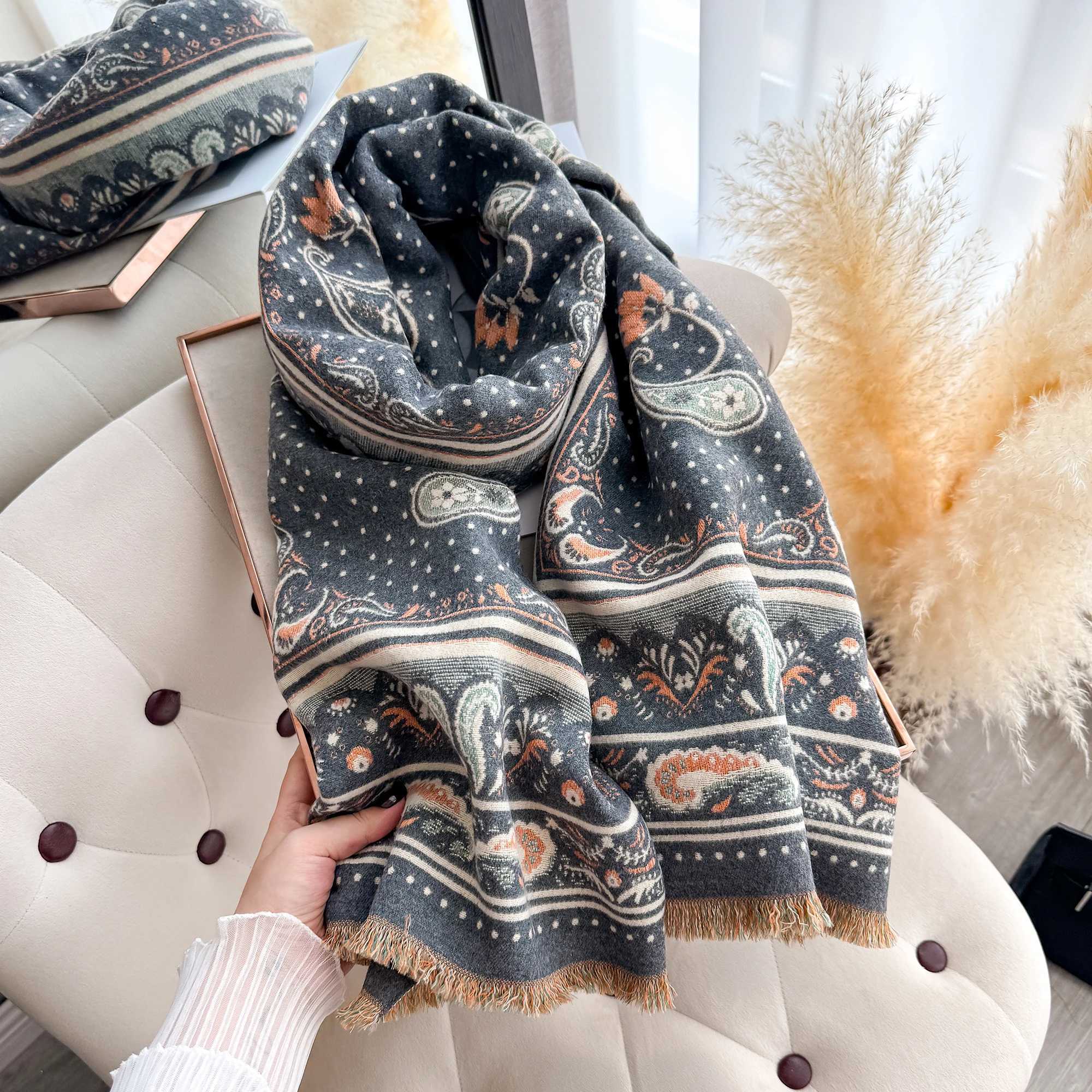 Paisley Design Warm Large Shawls And Neck Wraps for Autumn Winter Fashionable Wrap Stole for Women C251031
