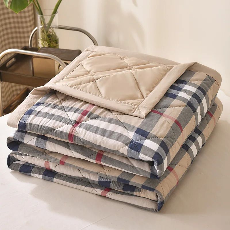 Designer Washed Cotton Summer Blanket Lightweight Breathable Quilt Embossed Aircon Duvet for Home Dorm Gift Bedding