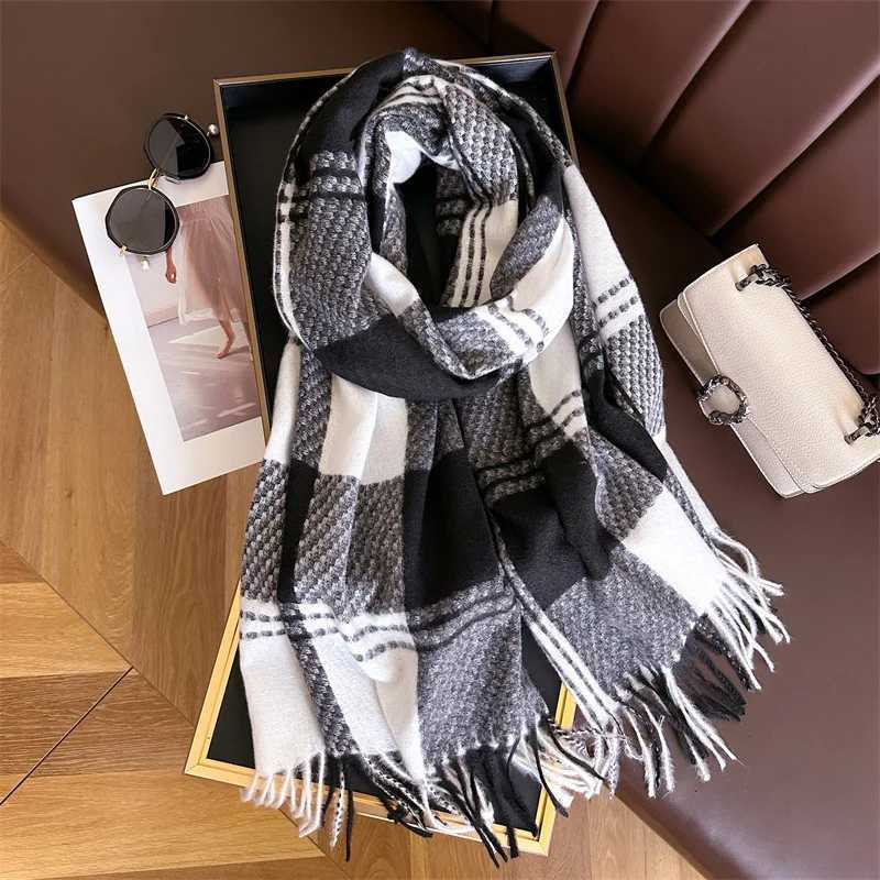 2025 New Vintage Plaid Tassel Scarf Women Imitation Cashmere Thickened Warm Autumn Winter ShAWl WrAP Scarves FoularDW251030