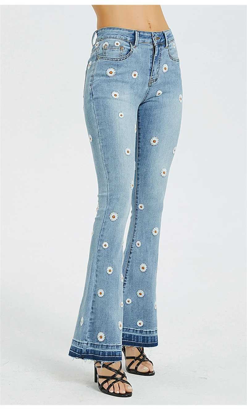 Women Daisy Embroidery Flare Jeans Push Up Denim Pants Ladies Vintage Mid Waist Street Casual Stretch Skinny Mom Jean Slim Femme J251031