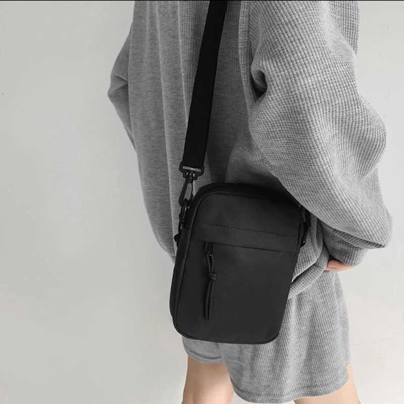 Neutral gender unisex single shoulder bag solid color single shoulder mini small square bag W251031