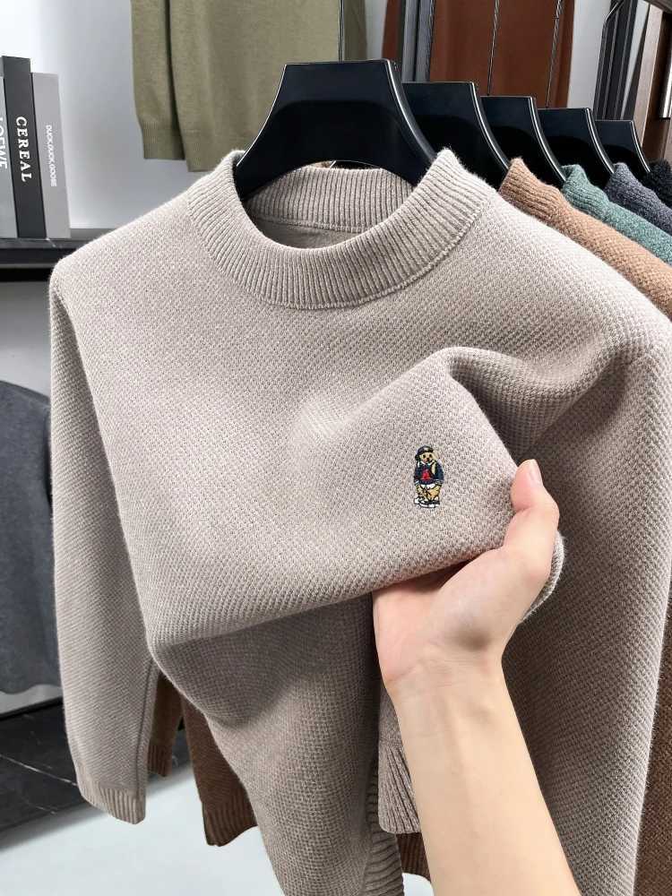 Fashion cartoon bear embroidery luxury brand sweater pullover autumn winter soft comfort knitted round neck casual mens wearT251031