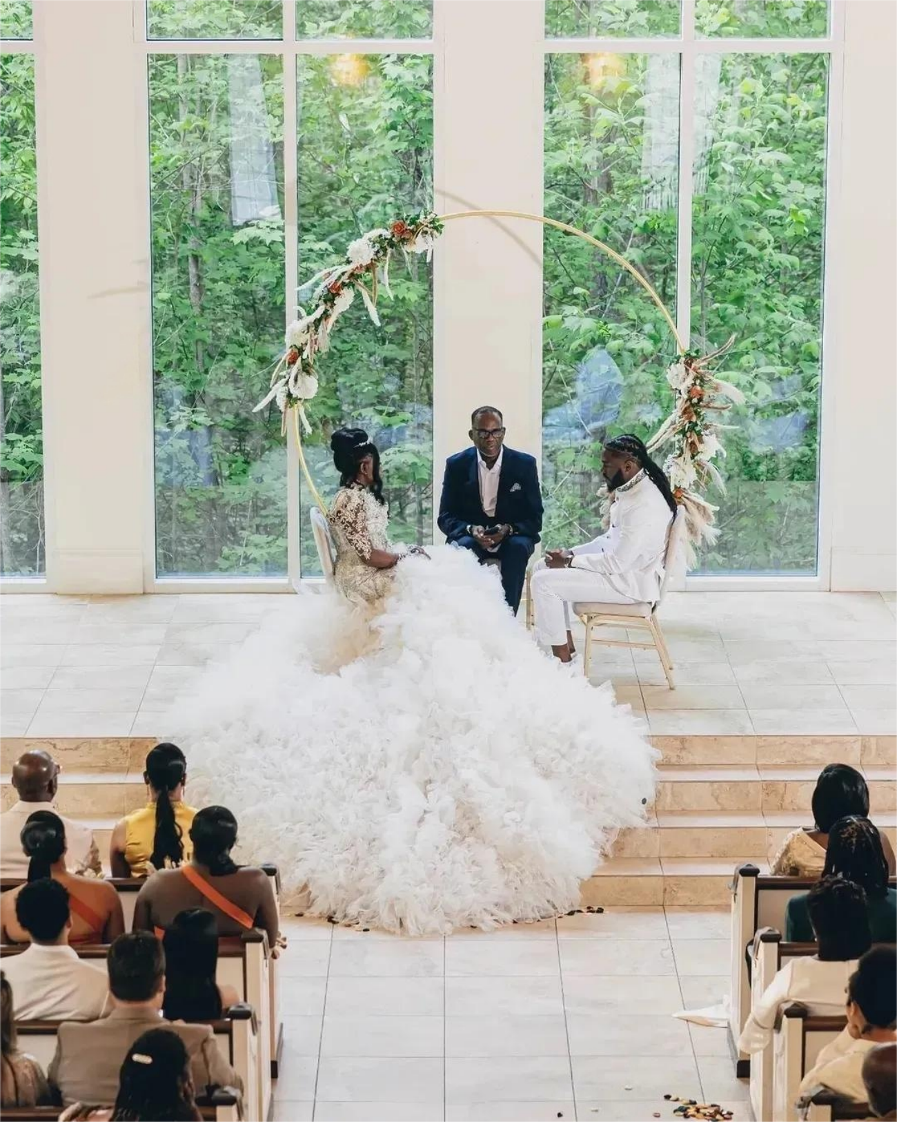 Wedding Dress Plus Size Appliques Beaded Crystals Pearls Tiers Luxurious Bridal Gowns Dresses