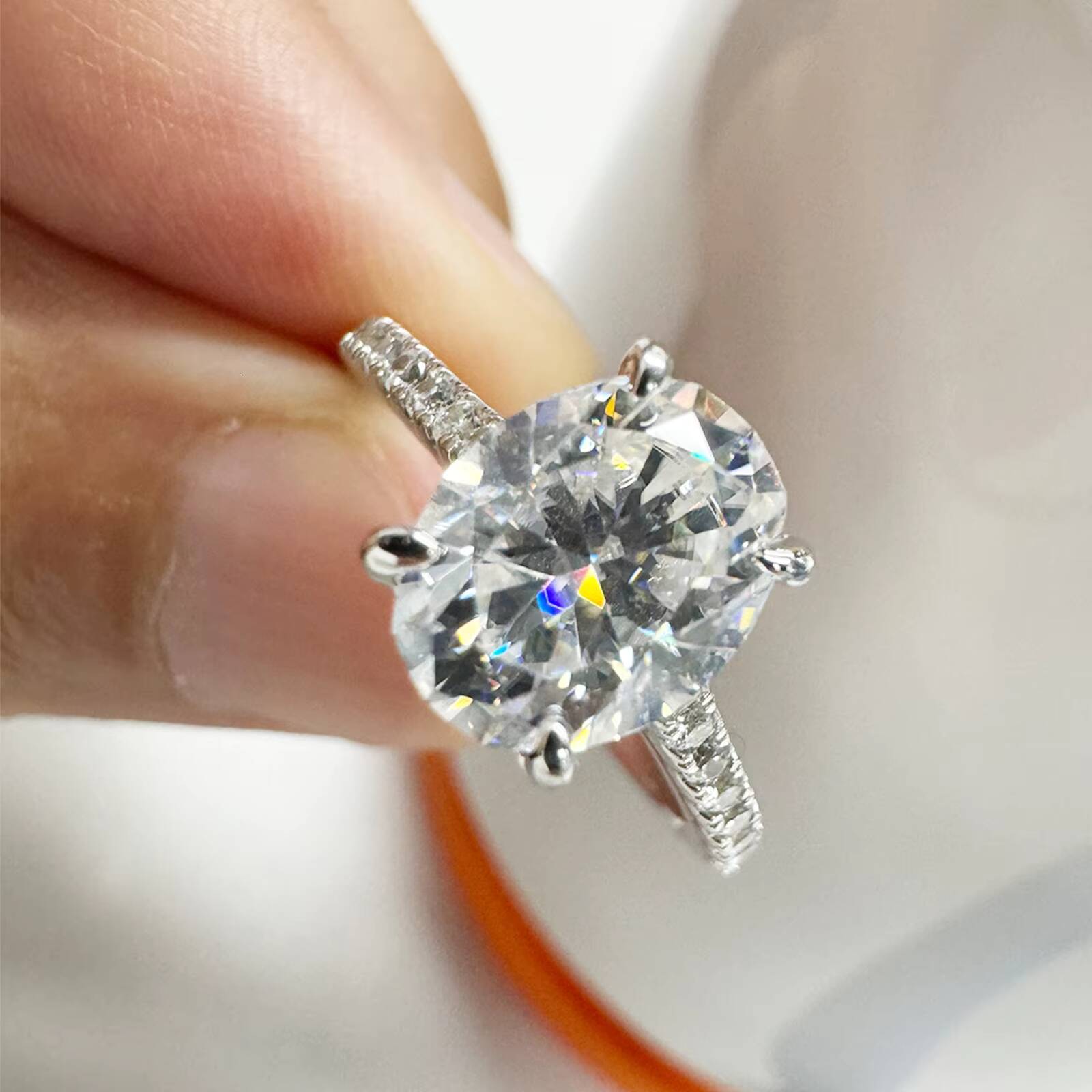 Luxury Wedding 1ct 2ct 925 Silver White Gold Plated OvalRadiant Cut VVS Lab Grown Moissanite Diamond Engagement Ring for Women