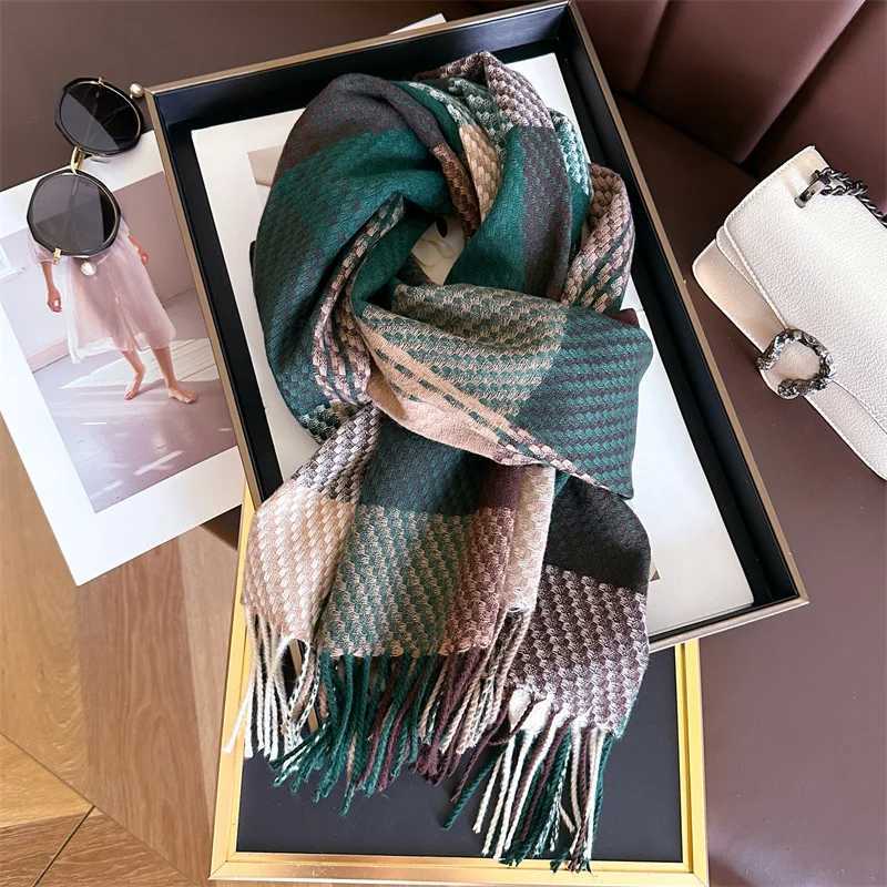 2025 New Vintage Plaid Tassel Scarf Women Imitation Cashmere Thickened Warm Autumn Winter ShAWl WrAP Scarves FoularDW251030
