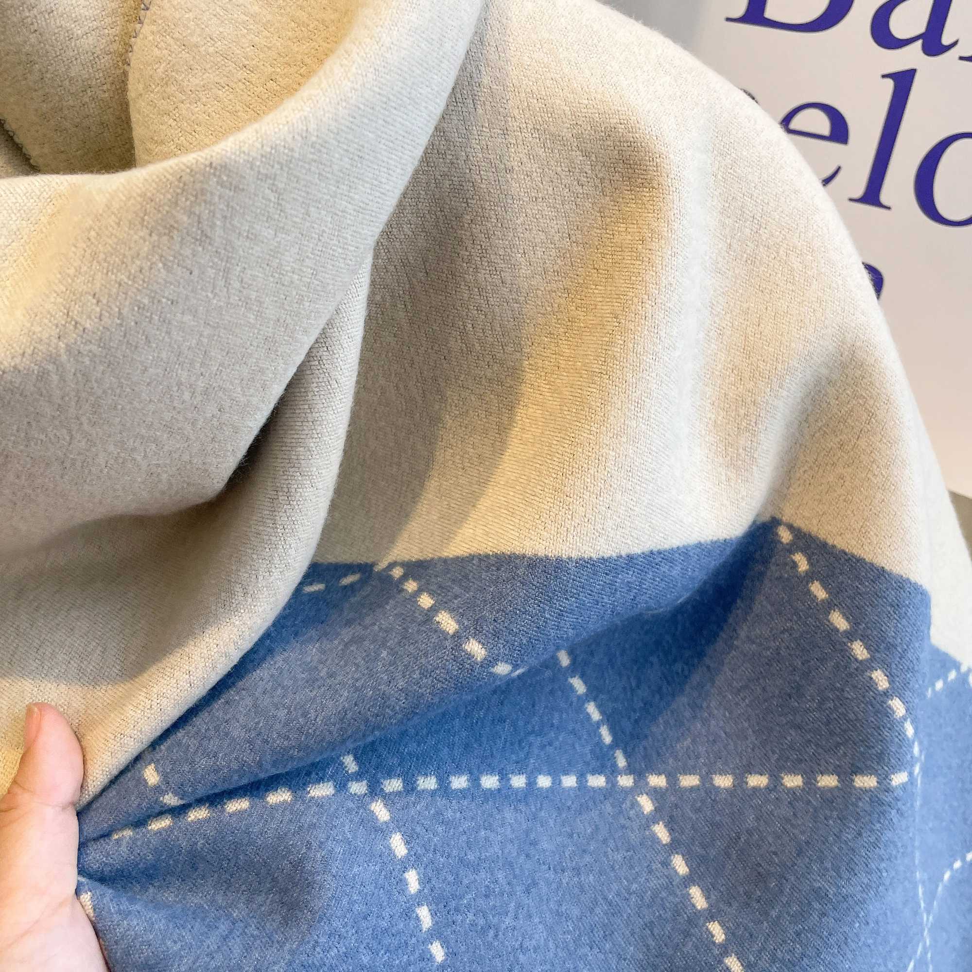 2023 Designer Cashmere Scarf Women Winter Shawl And Wraps Hijab Thick Blanket Ladies Long Echarpe Neckerchief Bufanda C251031