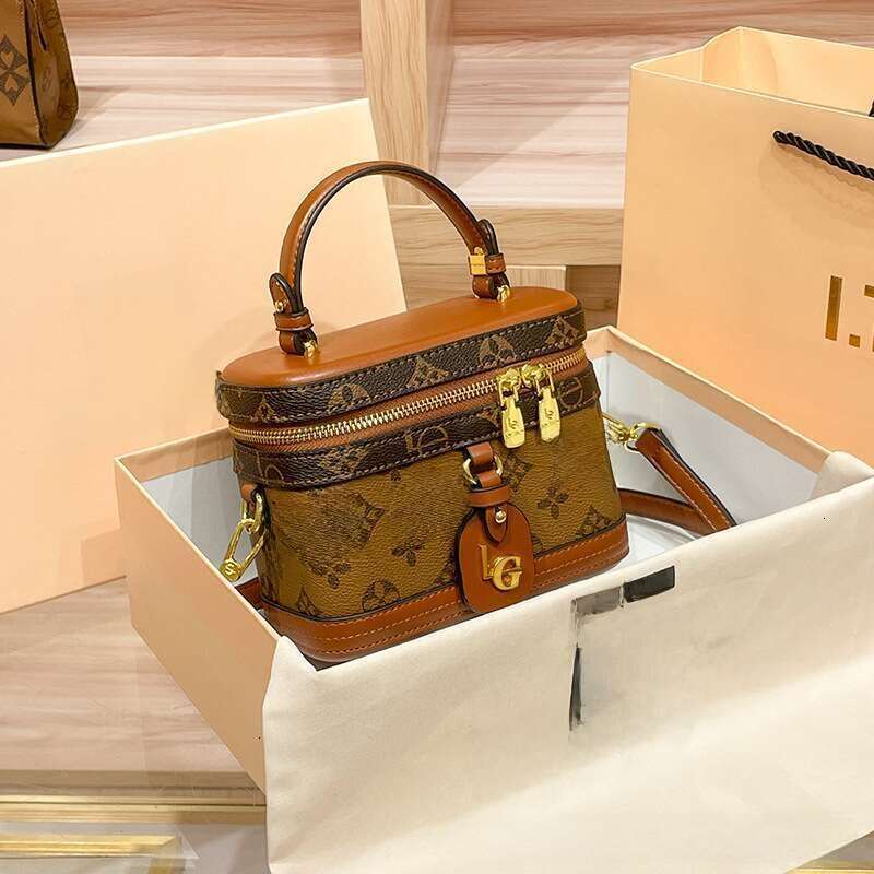 Box for Women 2025 New Vintage Floral Niche High-end Handheld Crossbody Small Bucket Bag