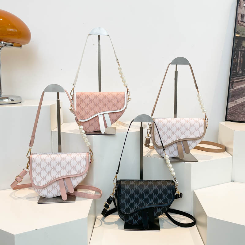 Bags Simple Women's Bag 2024 Winter New Niche Color-block Letter Saddle Bag Fashionable Luxury Bag Fashion Designer Bag Textured Shoulder Crossbo