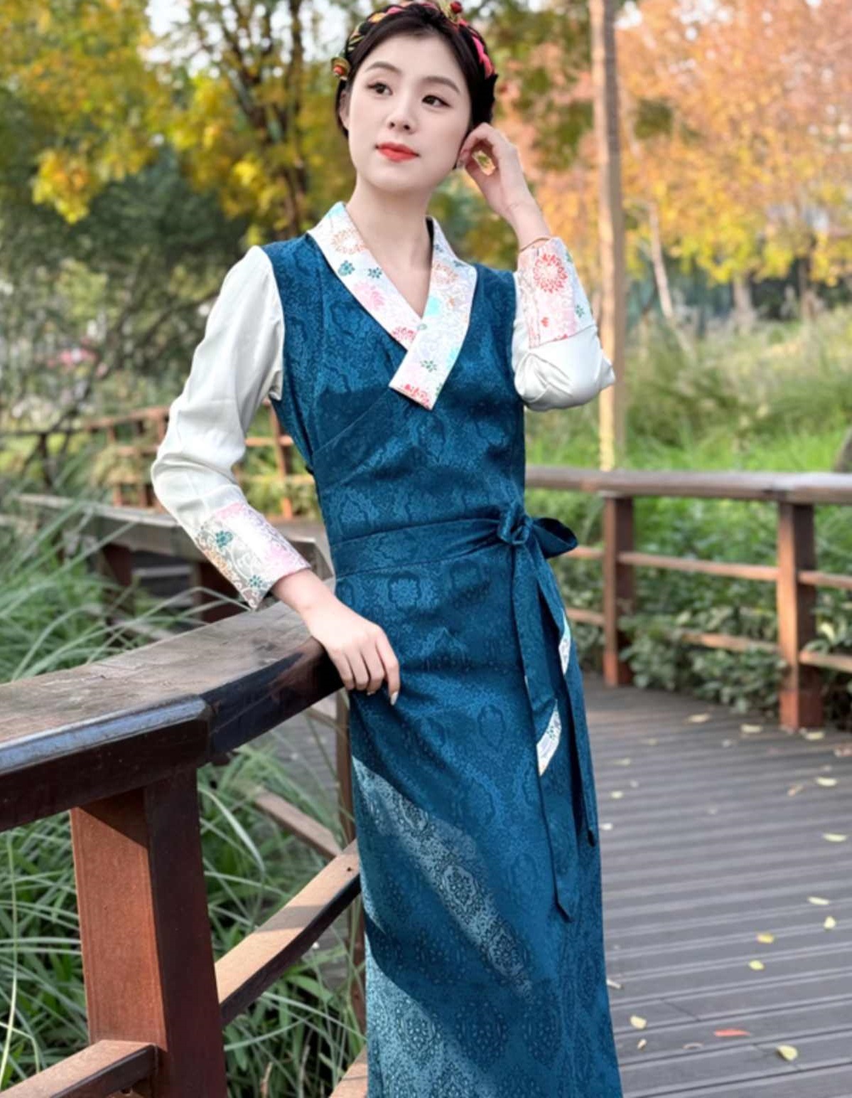 South Asia Nepal Tibet Himalayan Areas Travel Costume Woman Lady Girl Clothing in OrientTown Morden Long Robe Tibetan Dress CT045