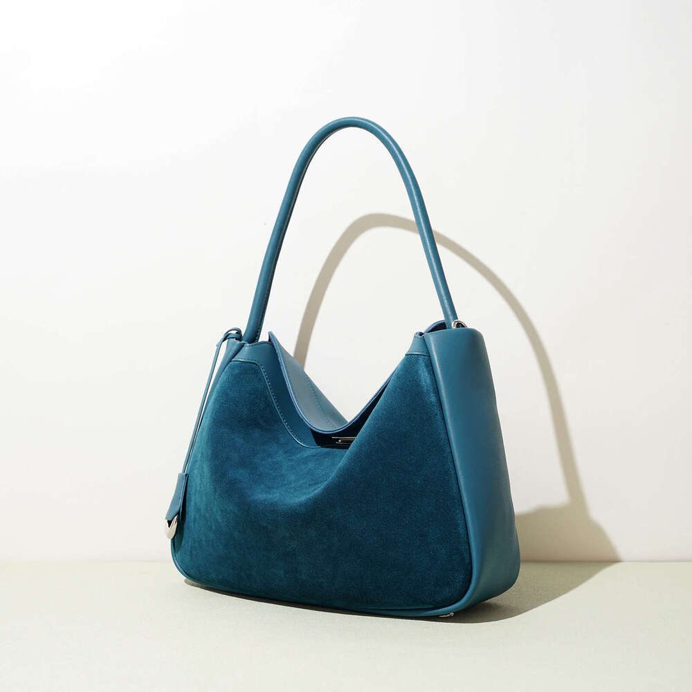 Luxury Bag Designer New Genuine Large Capacity Tote For Women Crossbody Commuter Matte Leather Lock Handbag Shoulder Bag