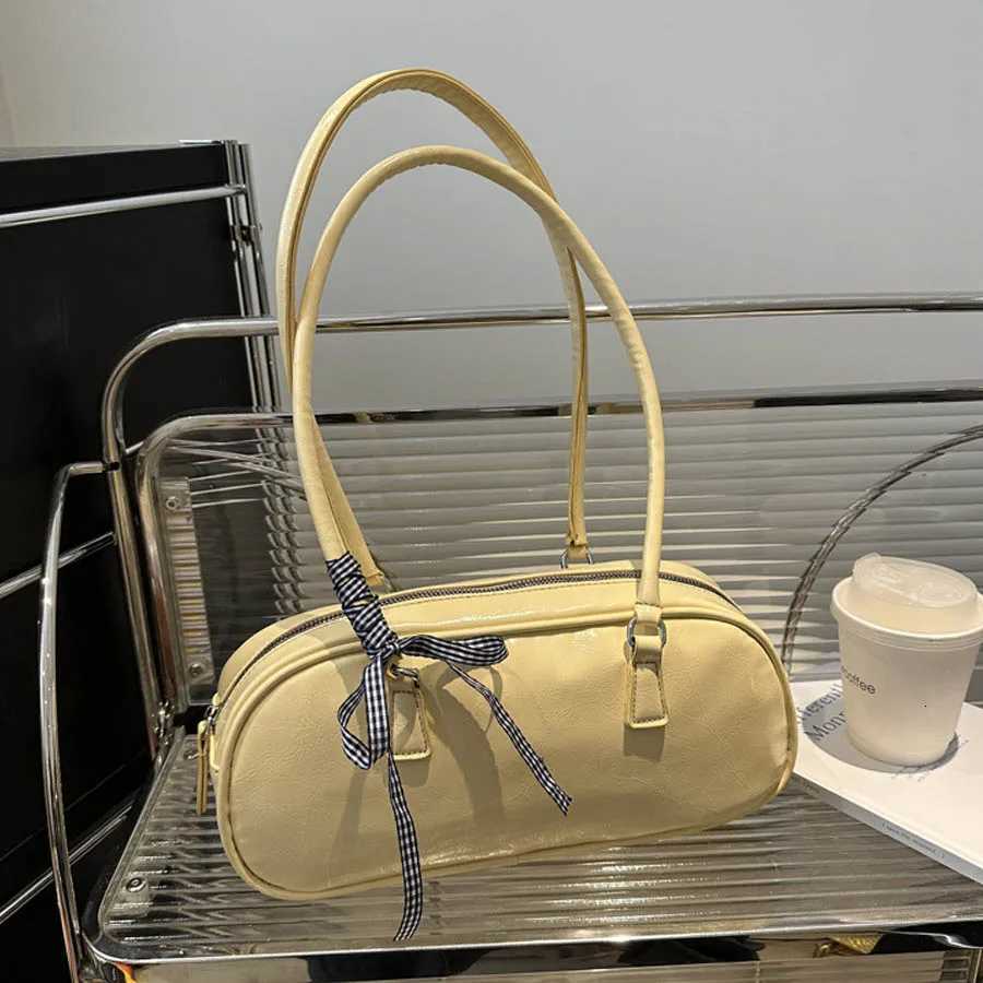 Large Capacity Silver Bag Women Portable Pillow Bag AllMatch Shoulder Underarm Bag Womens Handbag Casual Boston Commuting BagsT251031