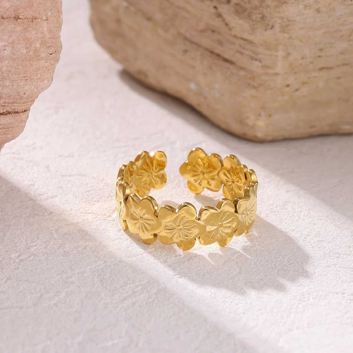Cherry Blossom Petals Gold Color Rings For Women Geometric Flowers Stainless Steel Sweet Jewelry Accessories Gift Her ChristmasXJ251031