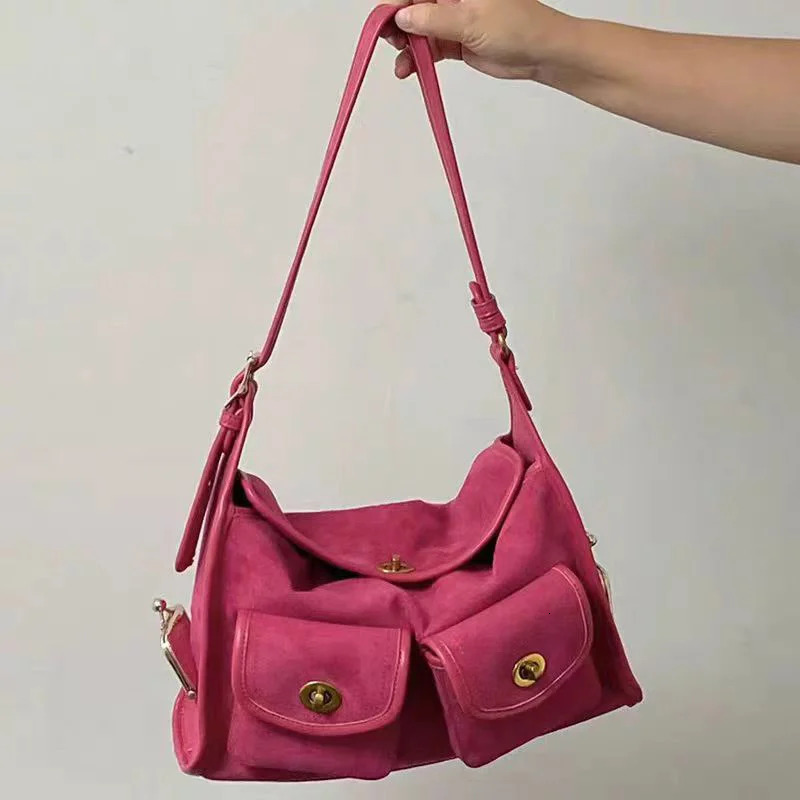 Vintage Suede Shoulder Bag Fashion Classic Womens Crossbody Bag Autumn Multipocket Large Capacity Frosted Tote Bag 251031