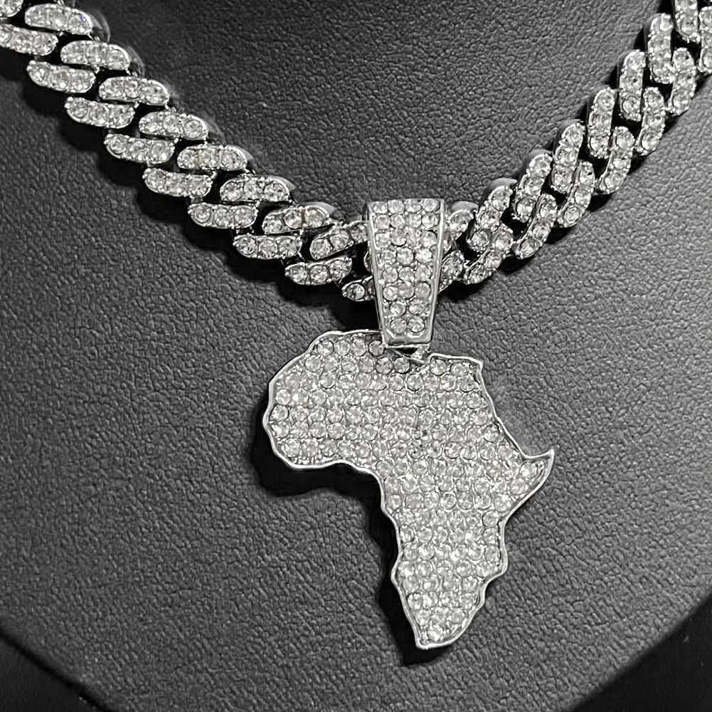 Mens and Womens Hip Hop Ice Out Africa Sparkling Map Pendant Necklace with 13mm Cuban Chain Hip Hop Necklace Fashionable Charm Jewelry Y250329