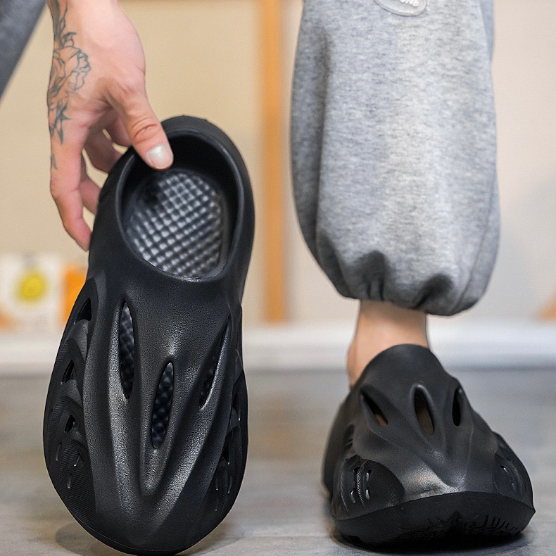 Bangte designer Cave Shoes Men's Summer New Style, Stepping on Shit Feeling Beach Sandals, Soft Bottom, Anti Slip Sports, Baotou Slippers