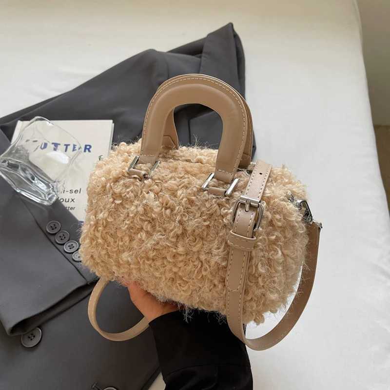 Autumn Winter Womens Lamb Wool Handbag Chic Color Contrasting Versatile Plush One Shoulder Crossbody Bags Mini Party ClutchT251031