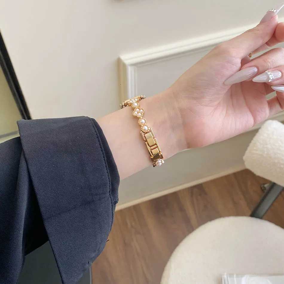 Fourleaf pearl Watch Band for Galaxy Watch 8 tra 2 7 6 5 4 GT 5 4 3 Pro 4641mm Wen Strap 182022mm Y251031