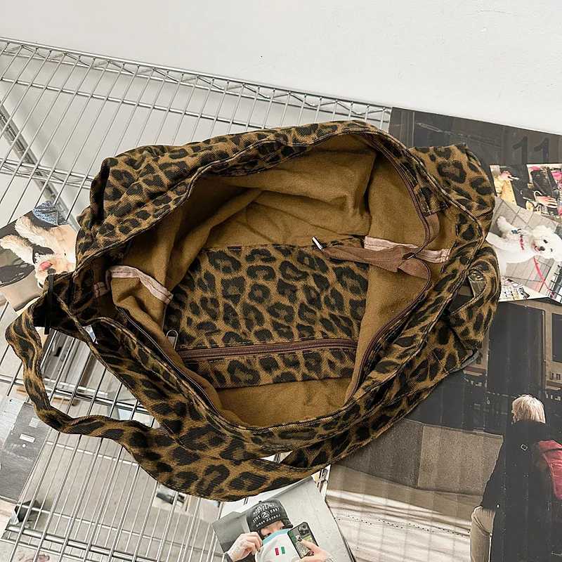 Camouflage Canvas Shoulder Bags Women Large Capacity Leopard Crossbody Bags Unisex Cotton Packages Korea Style Casual Totes W251031