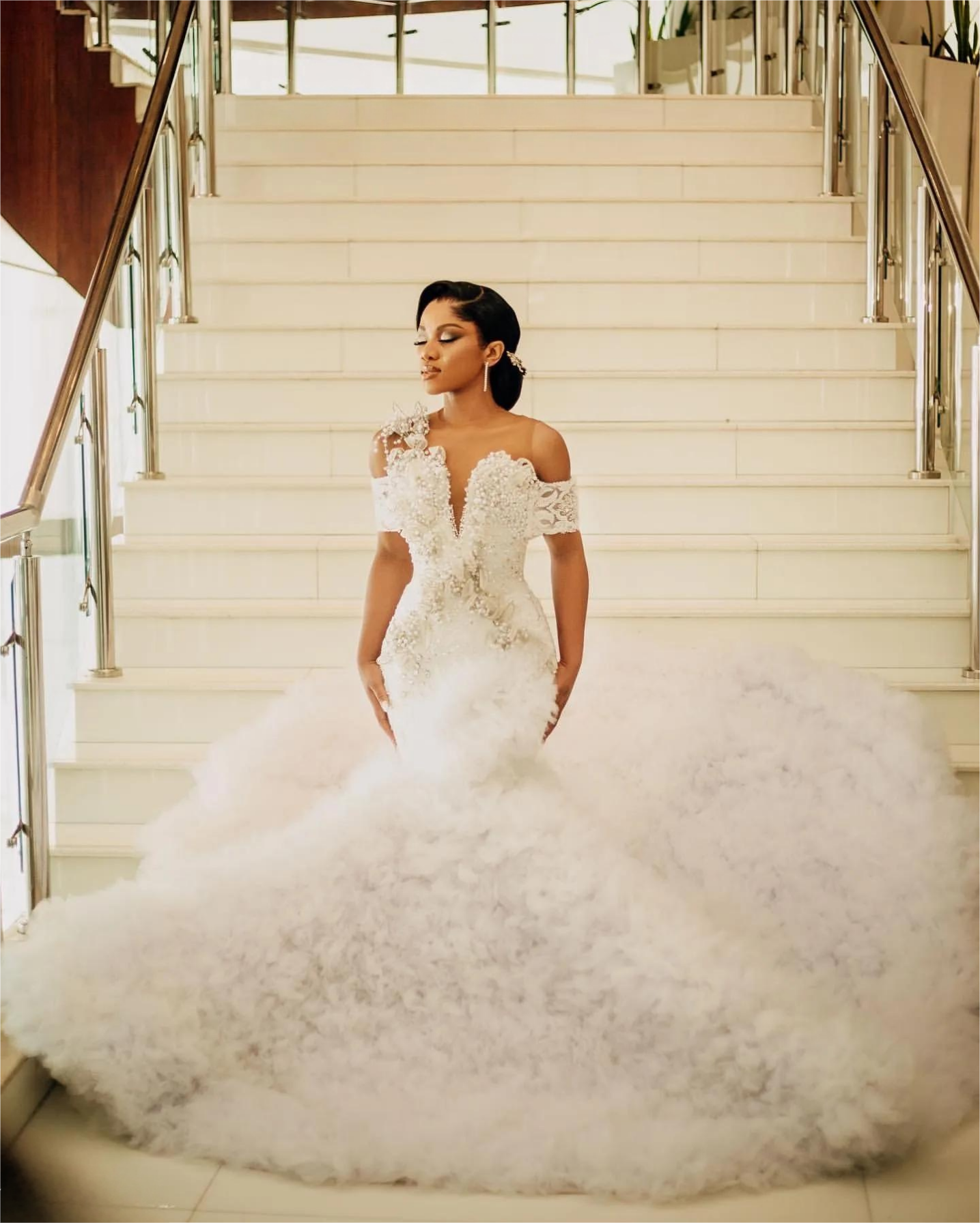 Ivory Mermaid Wedding Dresses Florals Pearls Beaded Crystals Lace Tiers Bridal Gowns Dress