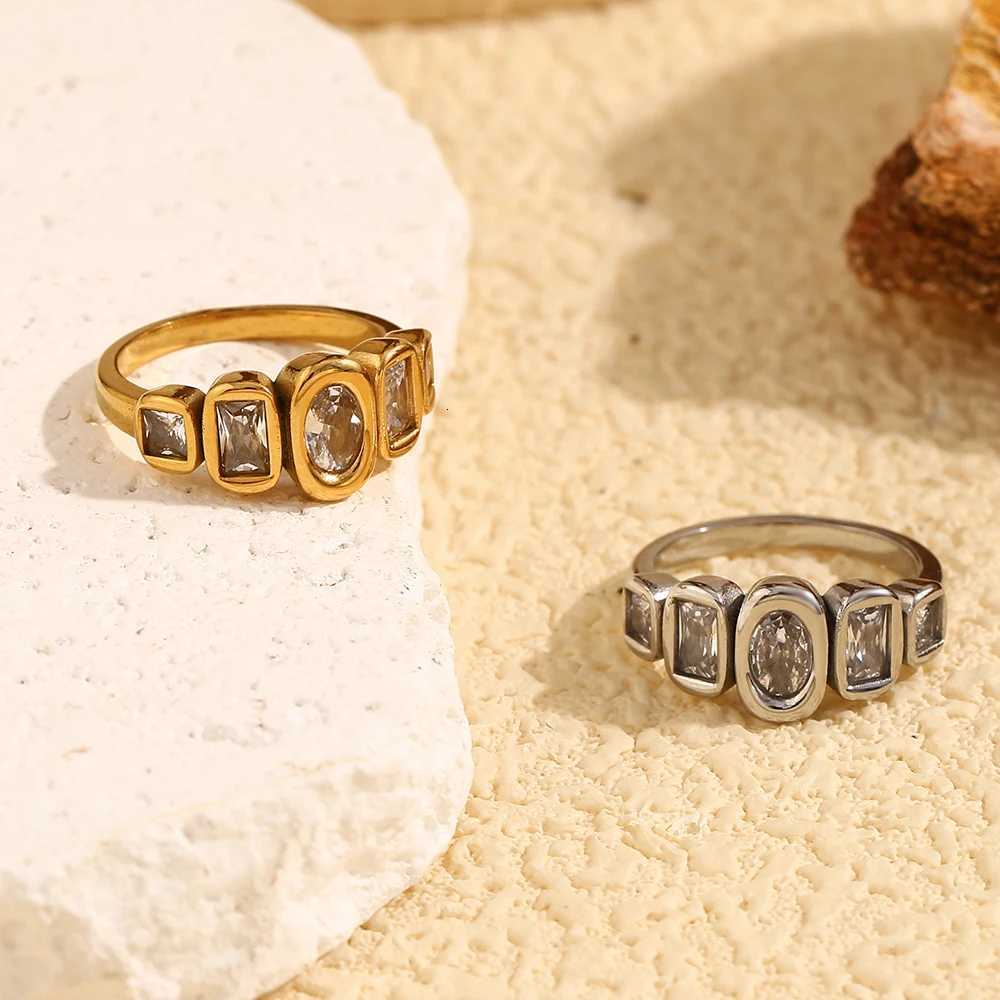 La Muses Geometric Shiny Zircon Arrangement Stainless Steel Womens Ring 18K PVD Plated Fashion Jewelry GiftXJ251031