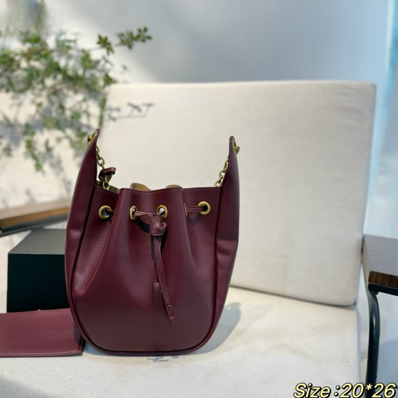 Woman Furry Designer Bag Shoulder Fur Bags Soft Envelope Chain Bag Winter Purses Medium Size Pocket 10A 2024