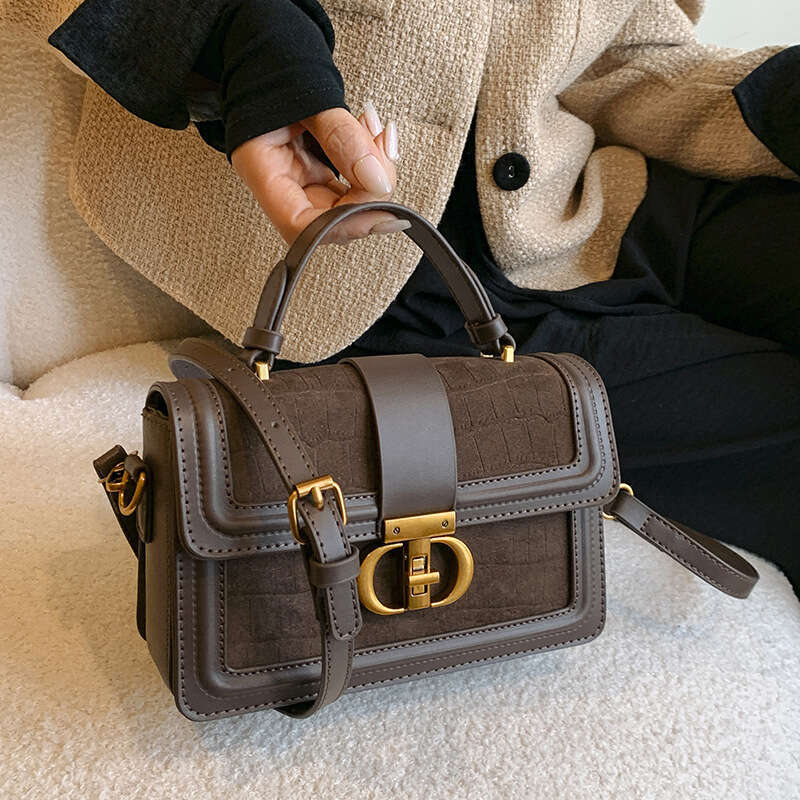 designer bag New Retro Handheld Small Square High-Quality Texture Niche Design Light Luxury Shoulder Bag Wholesale