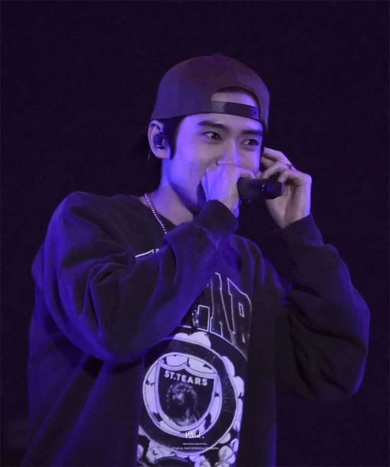 25SS SAINT Hoodies High Street Jesus Print Casual Wash Crewneck Sweatshirt For Men Women Oversize Cotton Unisex Versatile J251203