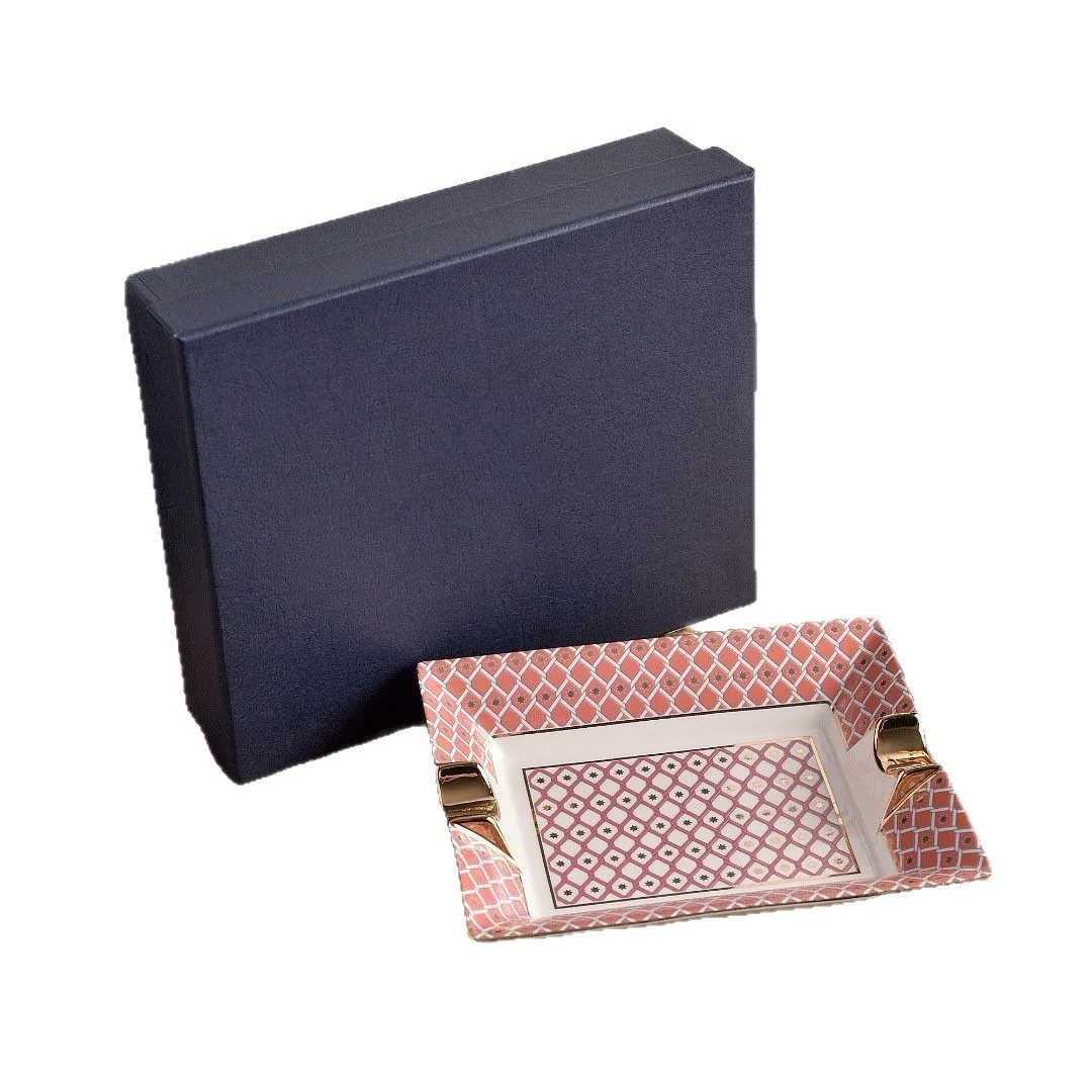Designer Ceramic Ashtray Household Living Room European Light Luxury Cigar Series Highend Companion Gift Y251031