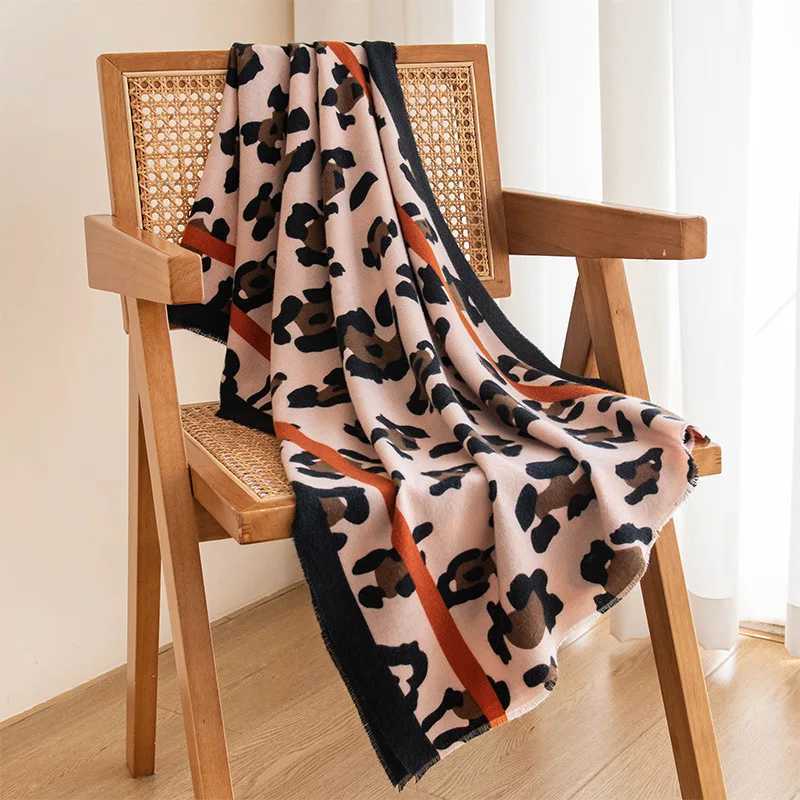 European and American Style Fashion Workplace Versatile Leopard Print Scarf Highend Luxury Long Scarf Autumn and Winter Shawl C251031