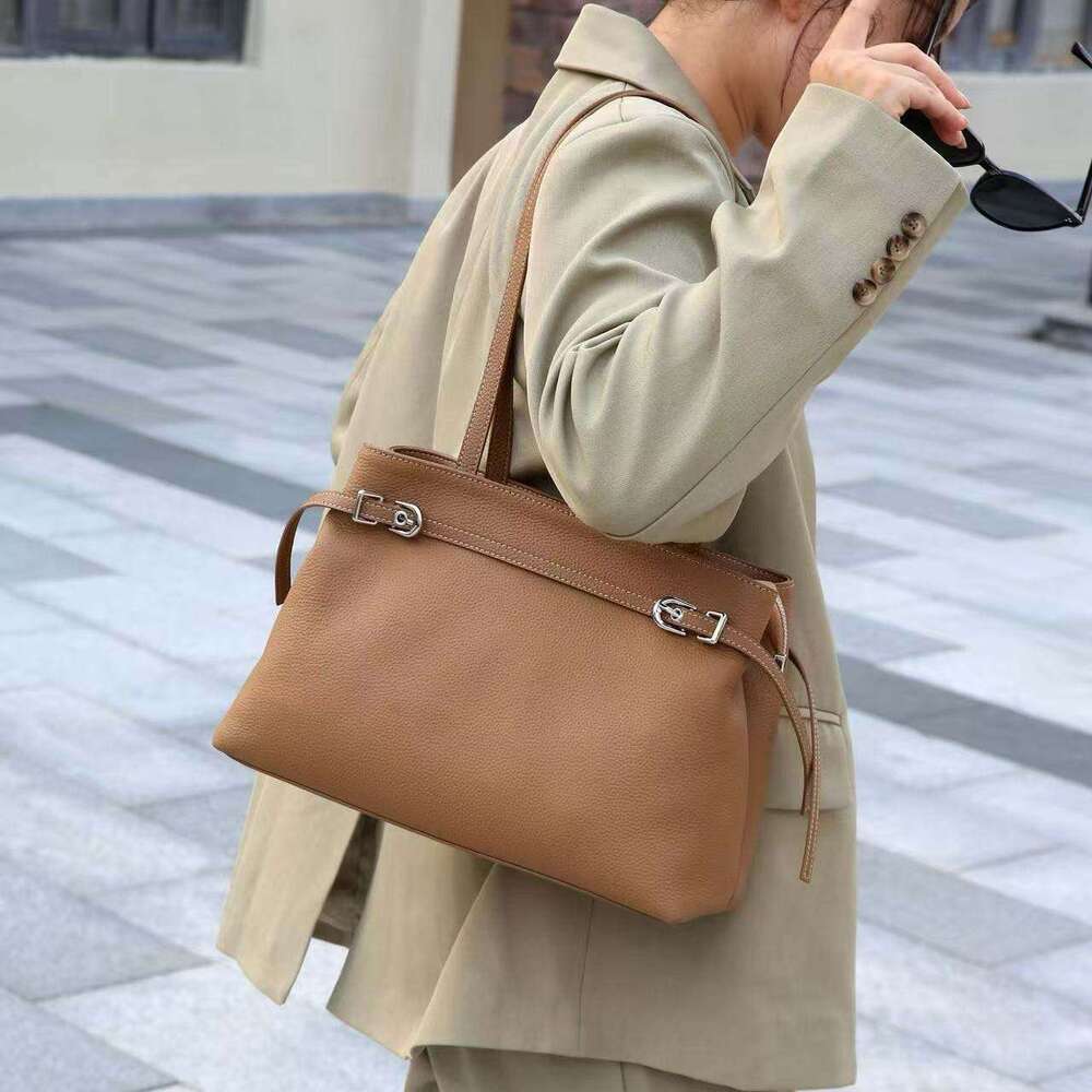 Luxury Bag Designer Genuine Leather New Large Capacity Cowhide High End Commuter Crossbody Shoulder Women S Tote Bag