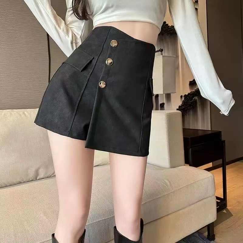 Women's Faux Leather Skort with Button Decoration, High-Waisted Shorts, Slimming & Heightening, Fashionable Casual Skirt Shorts for Women-NO08