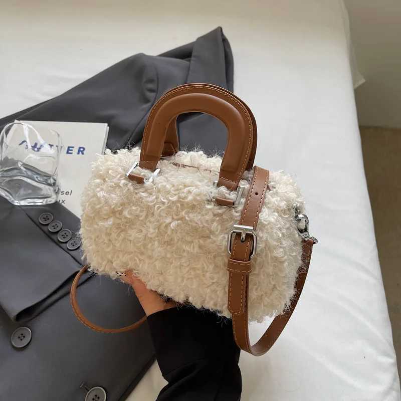 Autumn Winter Womens Lamb Wool Handbag Chic Color Contrasting Versatile Plush One Shoulder Crossbody Bags Mini Party ClutchT251031