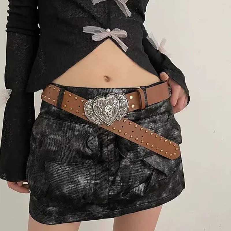 American retro leather belt for women sweet and cool hot girl personalized rivet waist chain Korean versatile clothing acceW251030