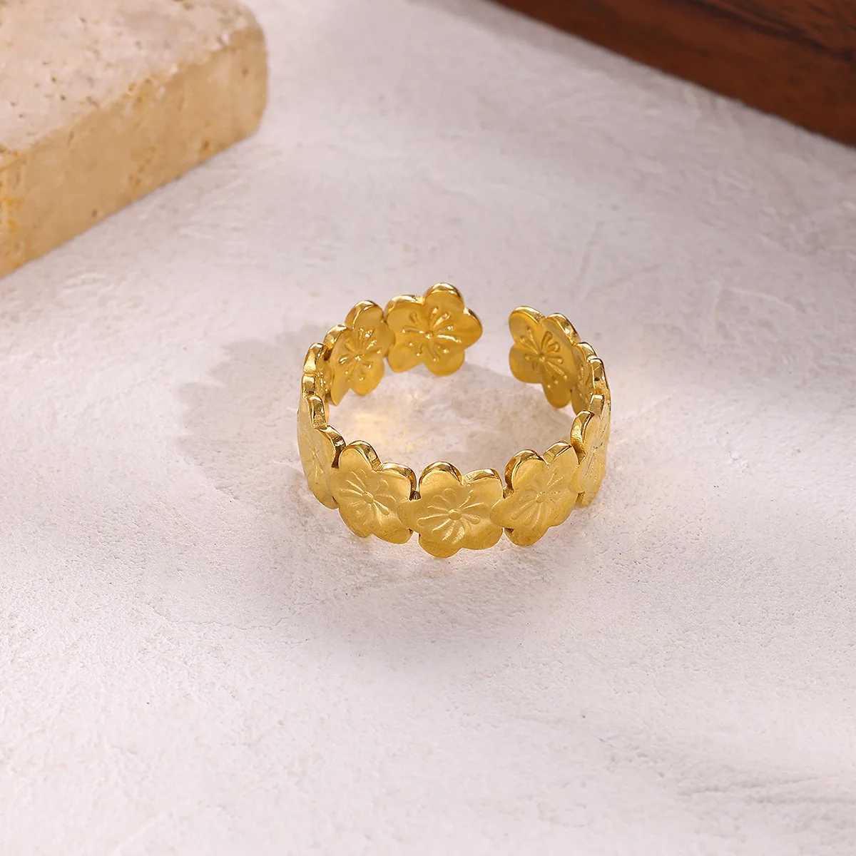 Cherry Blossom Petals Gold Color Rings For Women Geometric Flowers Stainless Steel Sweet Jewelry Accessories Gift Her ChristmasXJ251031