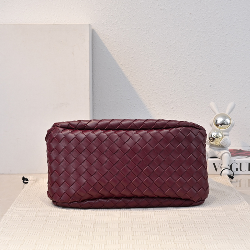 Hand-Woven Genuine Leather Bag High-End Luxury Women's Bag Fashionable Commuting Shoulder Bag Niche-Designed Versatile Textured Item Multi-Color 