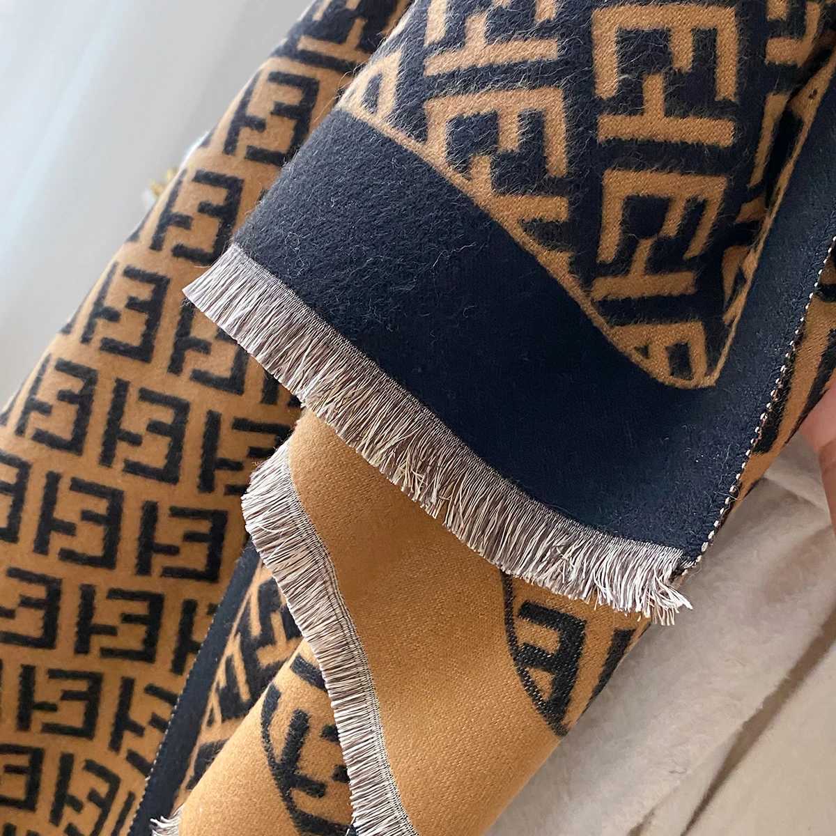 2025 New Luxury Brand Women TwoSided Print Scarf Soft Warm Shawl Winter Outdoor Coldproof Windproof Blanket Scarf C251031