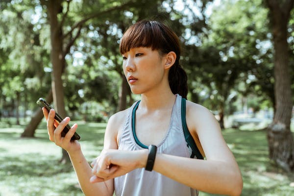 New Year's Gift to Elders, Smart Bracelet which Brands Are More Reliable